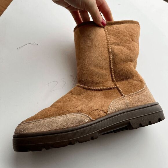 UGG Australia Ultra Short Chestnut Suede Sheepskin Boots - SZ 8 - Picture 7 of 10